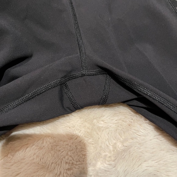 Lululemon crop legging , SIZE 6 - Picture 7 of 10